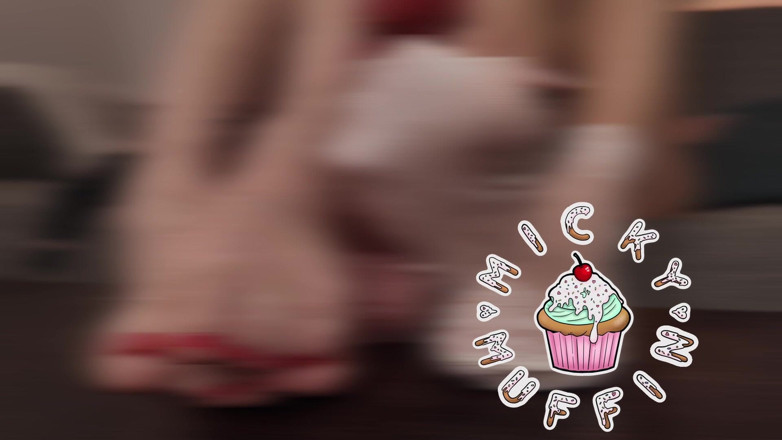 Micky Muffin Studio: Feticcio per i piedi in doppio pacchetto!