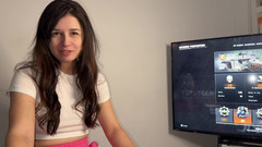 Sweetfantasy131: Moja przyrodnia siostra dostaje się do mojego łóżka podczas gry i...