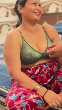 Desi Sales Girl Gets Fully Used in Hardcore Trial of Her Secret Sex Cream