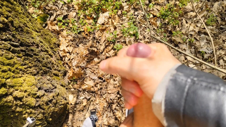 Bayer911: Băiat tânăr alb în aer liber și saună ejaculează