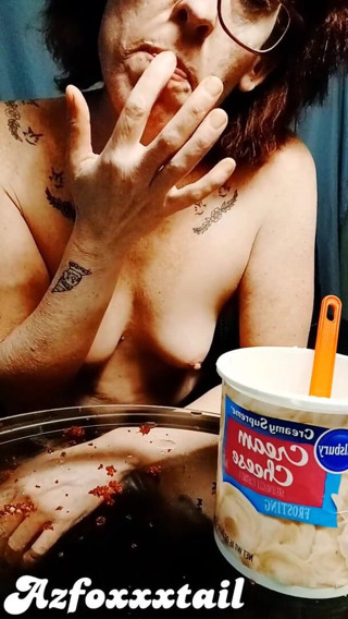 AzFoxxxTailPhelicia: Foodplay-cupcake