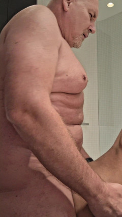 Dexterxxlfun: Lucio sexy gay vuole il cazzo di papà.gay anale senza...