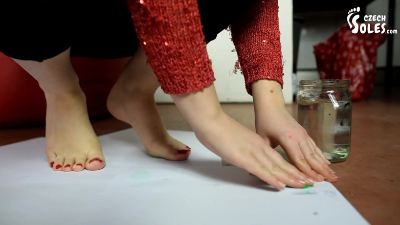 Czech Soles - foot fetish content: Peinture des pieds et des semelles et semelles