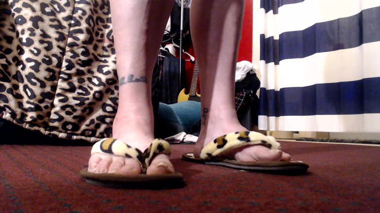 Abby Anna: Toe wiggling flip flops