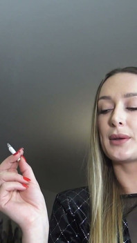 Clarissas Lascivious Smoking in Classic Sexy Nylons!