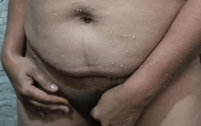 SaraBhabi69: Sara Bhabi Bathing Video