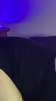 Roztomilý Femboy saje ptáka svého hetero kamaráda a sténá zezadu