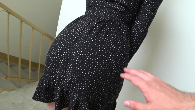 Anny Walker: Жена изменяет своему мужу с коллегой по работе в входе ее дома