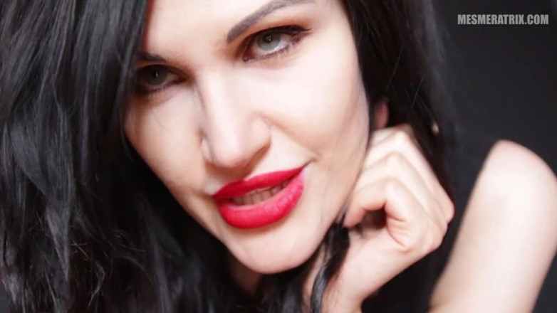 Lady Mesmeratrix Official: Seducție erotică din nailon ....