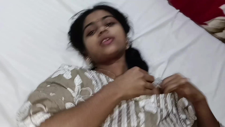 AmpleOunce283: Vecinul a văzut-o pe Sudipta futându-se cu degetul, i-a apucat...