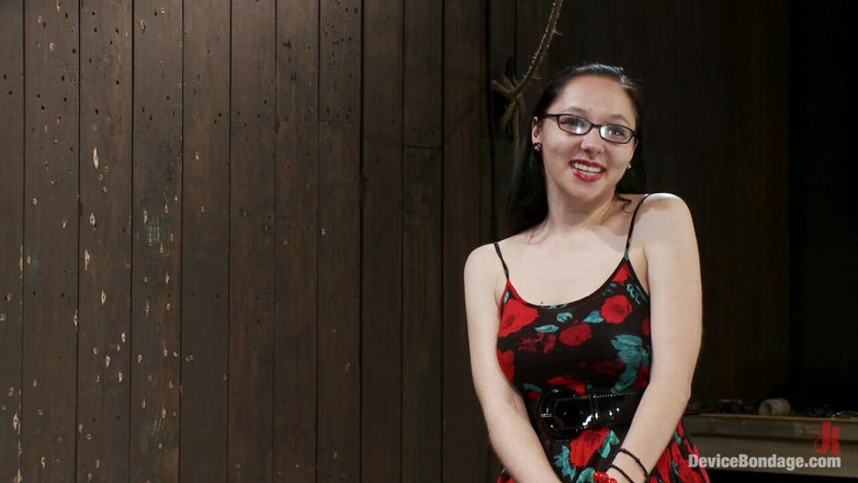 Kink: Maggie Mayhem viene rimorchiata nel culo e scopata nella fica