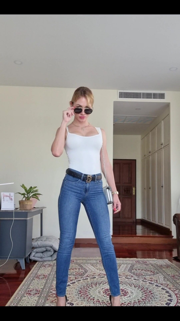 Angel The Dreamgirl: Jeans ajustados