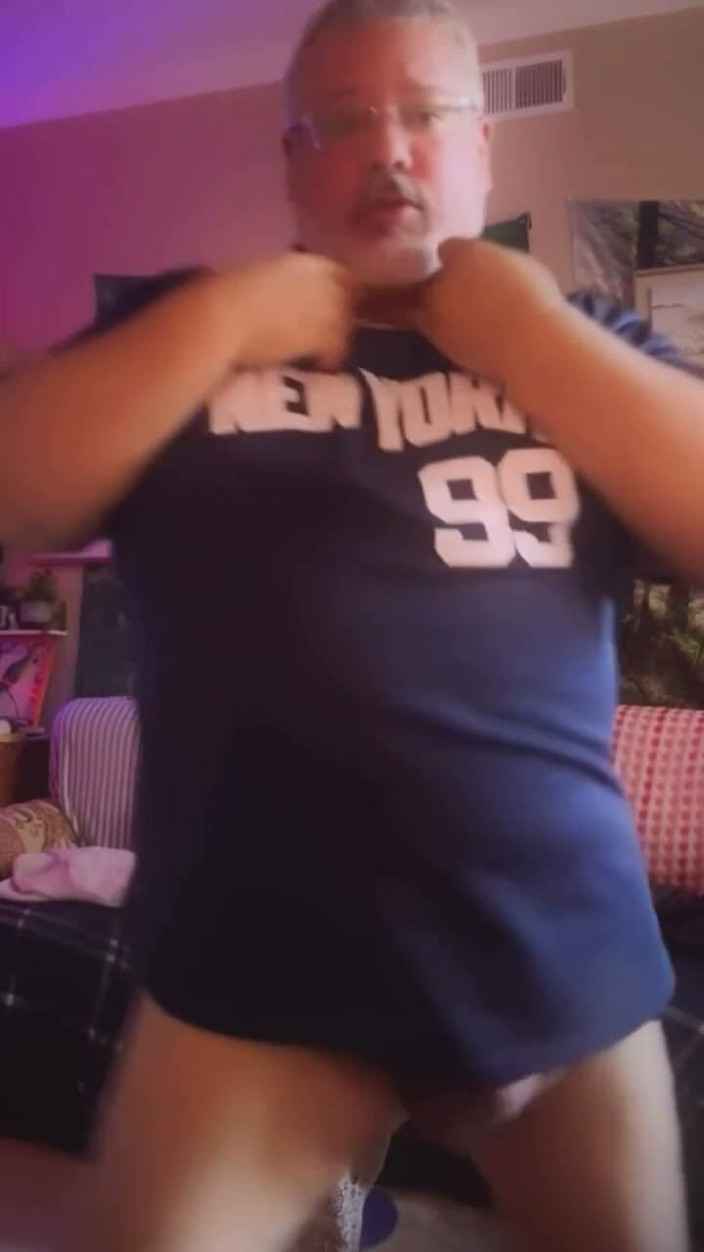 Hand-Free-Daddy-Chub: 裸の熊の踊り子