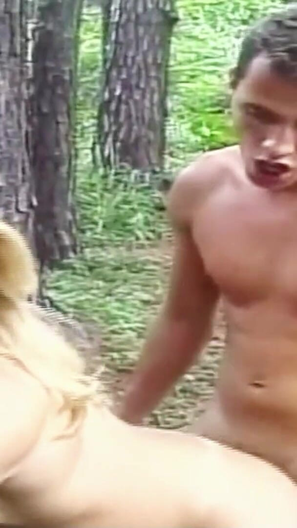 Sexy trans bionda con appuntamento all'aperto scopata anale (collezione di trans trans) Sexy Blonde Shemale Outdoor Date Anal Fucked (Shemale TS Collection)