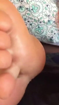 Annette Wants Cum on Her Arched Veiny Feet