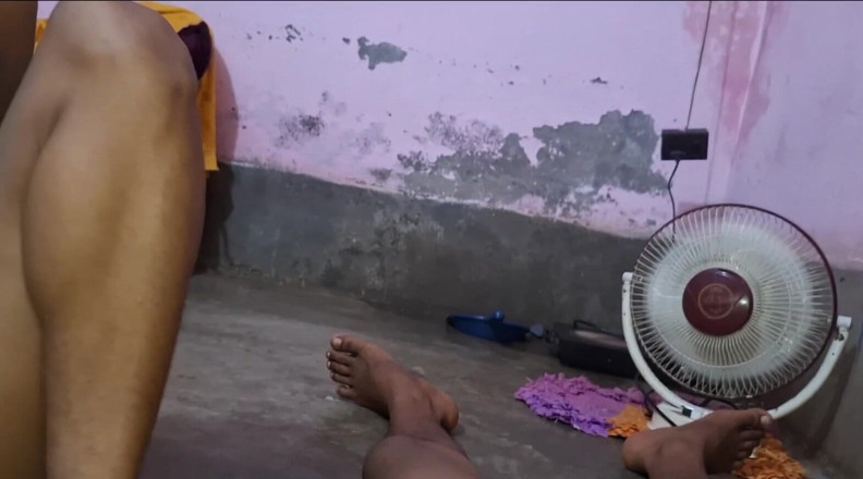 Sumaj: Bengali cô vợ vú to hứng tình