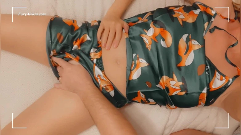 FoxyAleksa: Drobná dívka a večerní zábava nevlastního otce