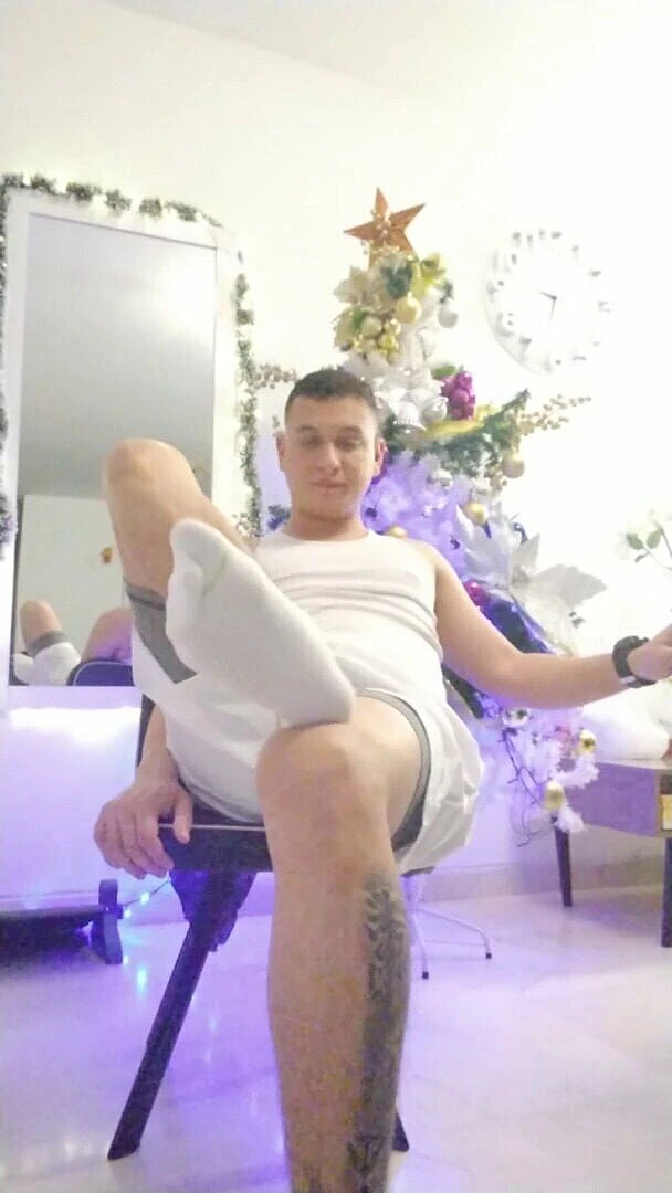 Tomas Styl: These Feet Look for a Slave Who Worships Them