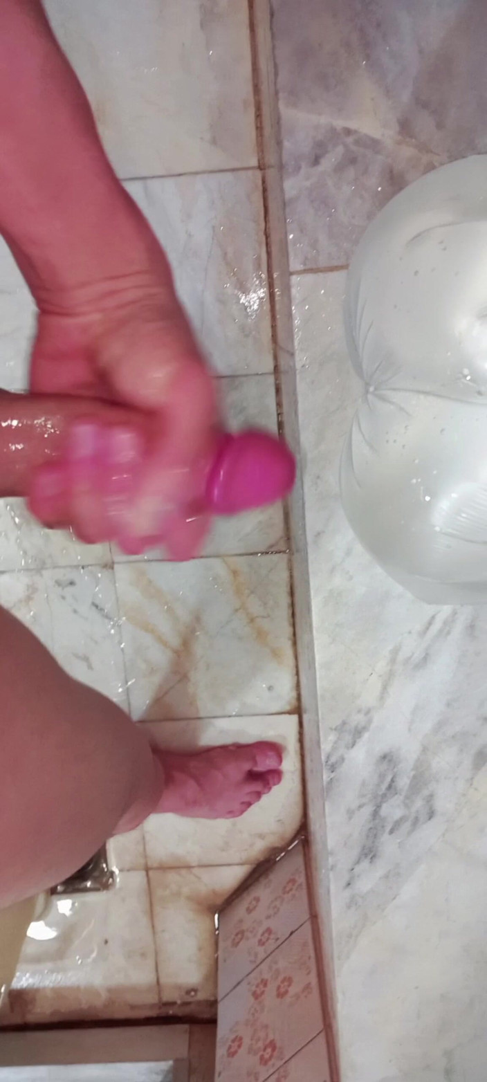 SHAYAN DENIZ: 화장실에서 혼자 자위하는 발정난 후장 자위 - 찐 장난감 플레이