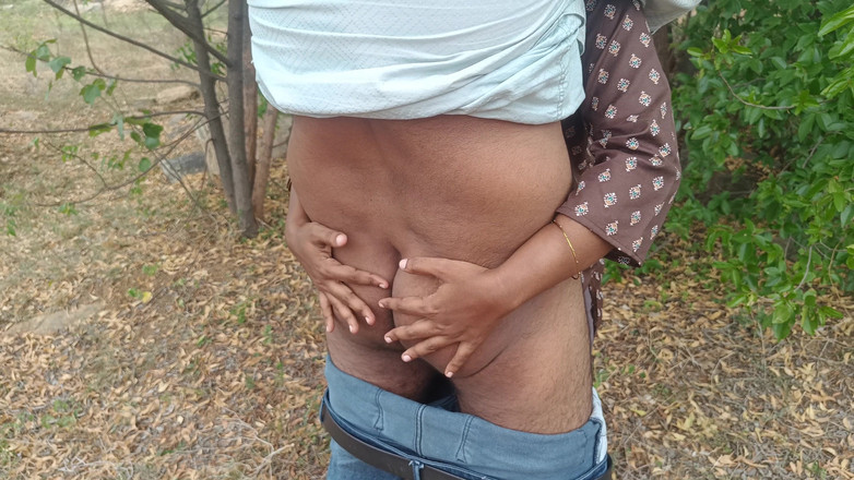 Inba: La moglie traditrice succhia un caldo all'aperto