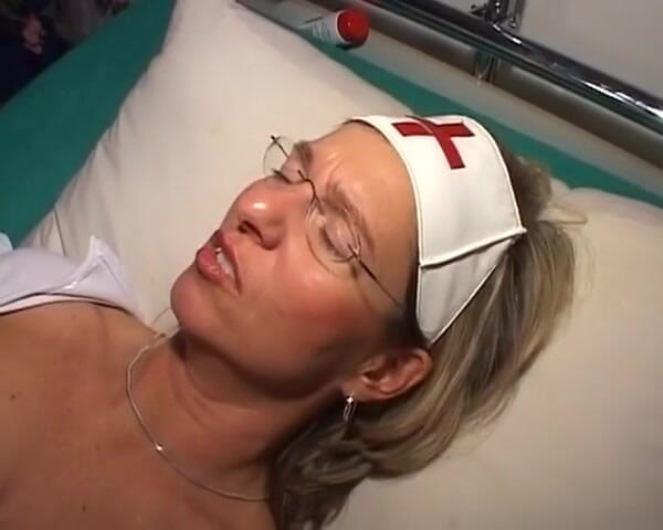 Deutsche Camgirls: A Mature German Nurse Gets Wrecked by Her Patient