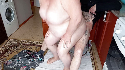 Zona901: Manželka podvádí s instalatérem šuká a saje jeho ptáka