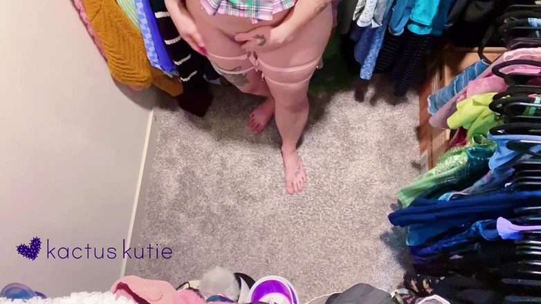 Kactus kutie: Cumming with My Stepsister's Sex Toys