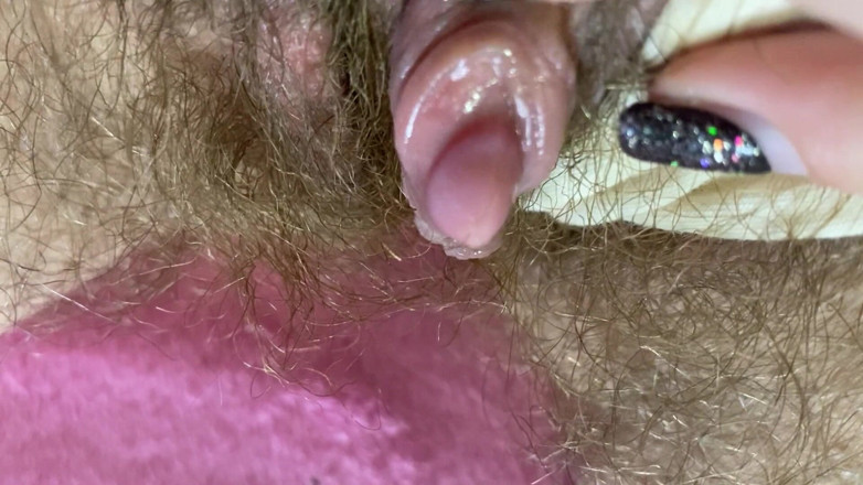 Cuteblonde666: Extreme closeup masturbation hairy pussy big clit rubbing
