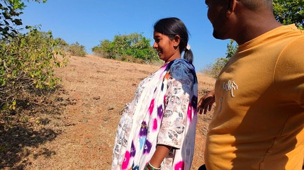 Premi pooja: Hintli desi yenge ateşli xxx - hem oğlan hem de kız...