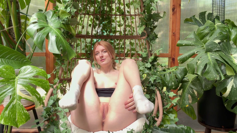 Destination Kat: Bts Greenhouse Play