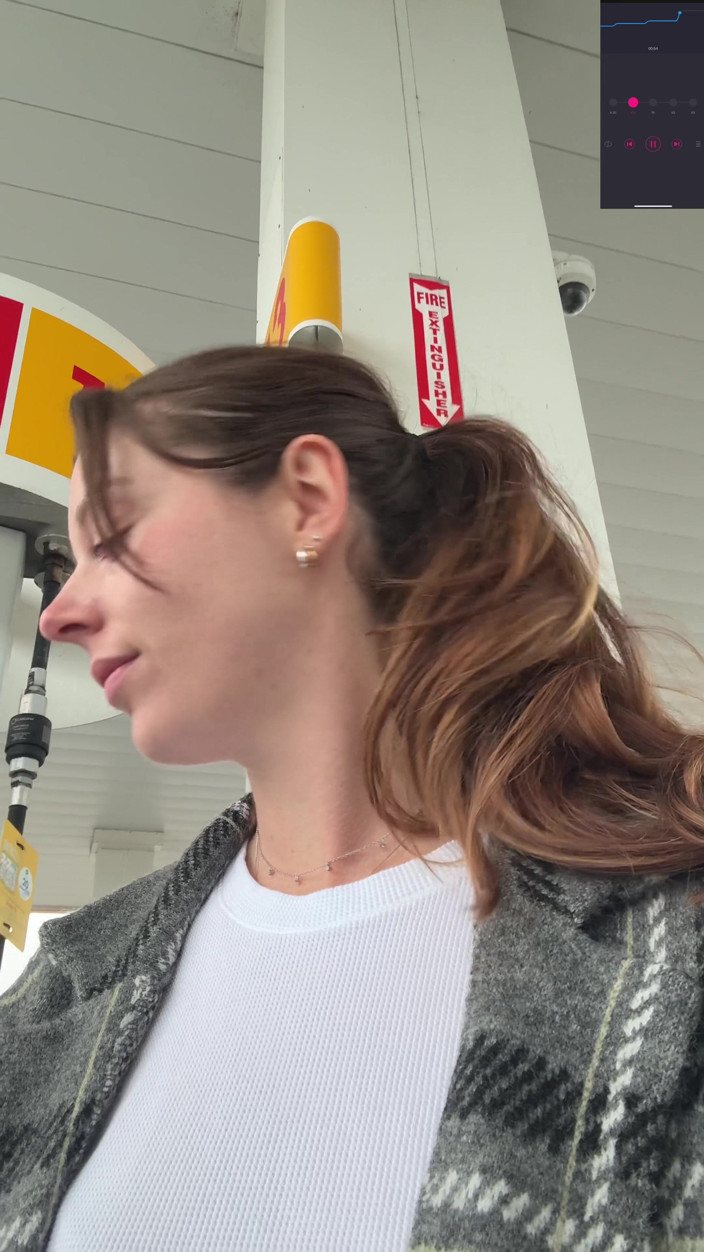 Nadia Foxx: Trying Not to Cum Too Loud While I Pump My...