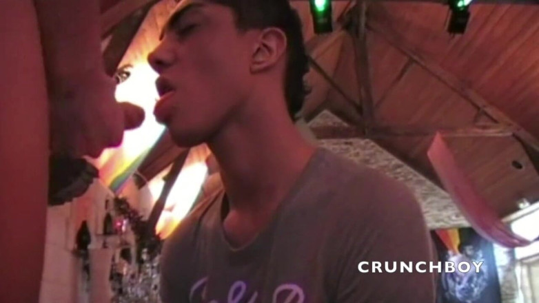 French Twinks Amator videos: Zwei französische twinks ficken im club, tanz