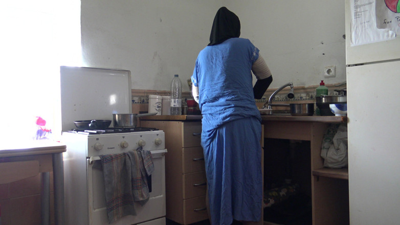 Souzan Halabi: Homemade Hard Fucking Arab Wife in Kitchen