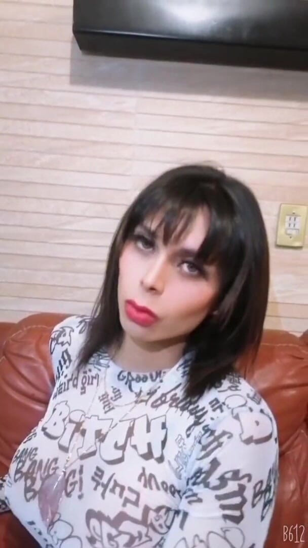 Barbietransxxxx: Tranny with model face penetrated at home anal