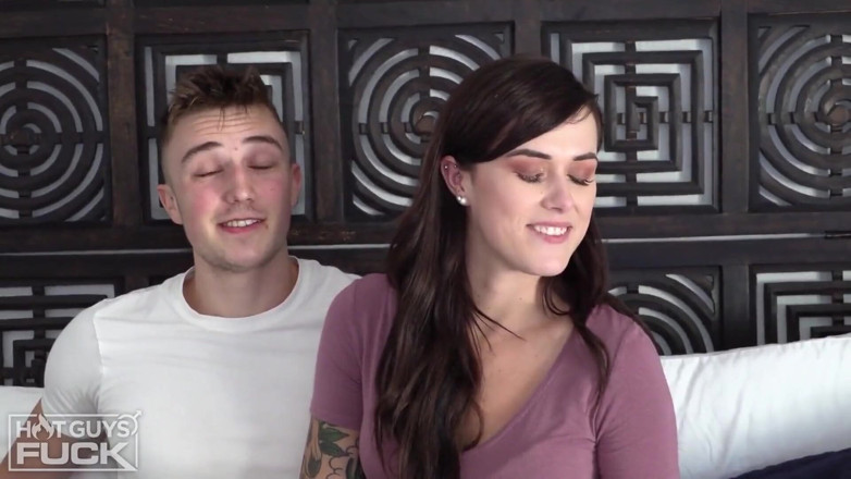 Hot Guys Fuck: Nerdy maar hete Chet Riley heeft geluk