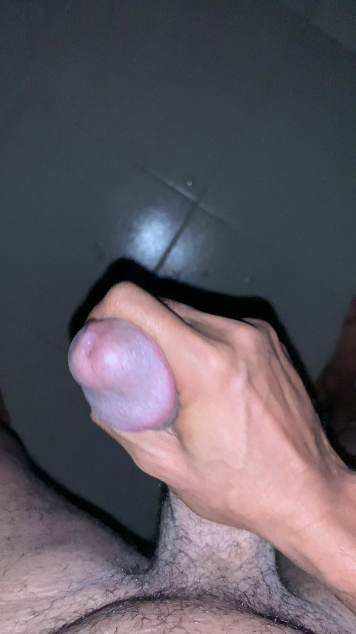 Preek Fans: Banheiro do escritório antes de tomar banho masturbando