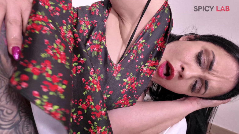 Spicy Lab Production: Mary &amp; Bambi bermain dengan Gina