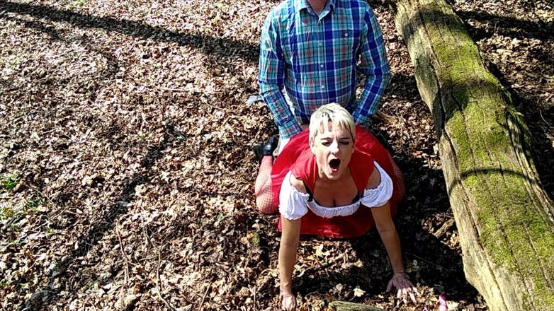 Kylie Britain Adventures: Frech im wald