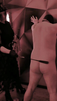 French Dominatrix Mistress Claudiacuir at Nuit Girl Power Paris