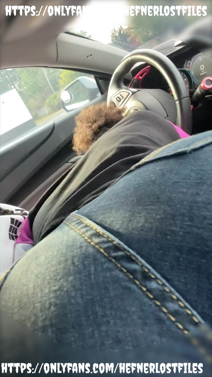 PlayboyHef: O curvă drăguță îmi suge pula într-o călătorie