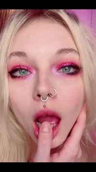 Does That Makes You Wanna Feel My Lips Around Your Dick?