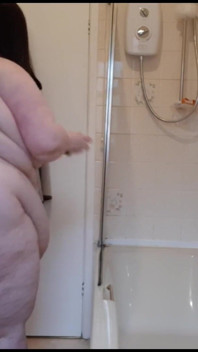 Ssbbw naked cleaning bathroom fat belly