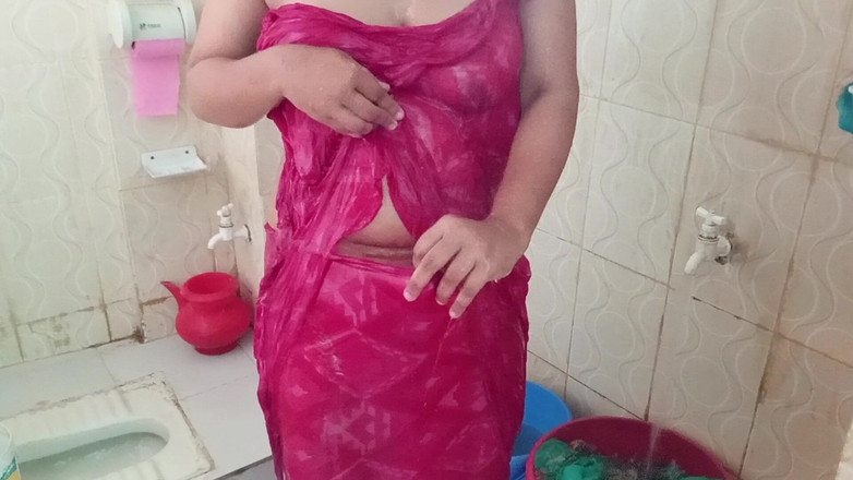 Sumahomesex: Bhabhi wechselt ihr kleid in der hotelwaschküche