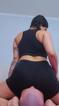 Qween Farting - the Treatment a Fart Sniffer Deserves Full HD
