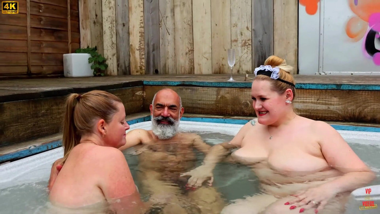 Marie X: Marie Get Jest Mokra I Brudna