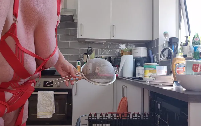 Uk Joolz: Kitchen Play