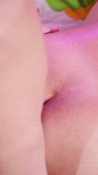 Anální creampie Sexy kolumbijský twink Axel Rave šuká svého přítele Camilo Brown bez sedla