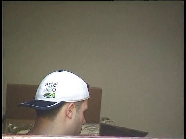 Lucky Cooch: Blondýnka mluví se svým sousedem