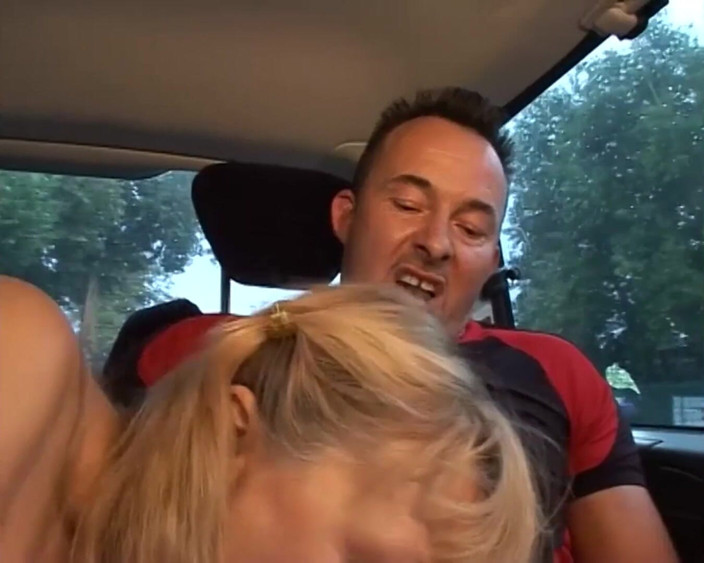 Mature Climax - 100% Mature Videos: GILF blonde yang hebat dikongkek dalam kereta