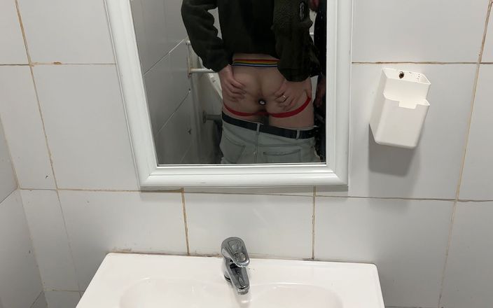 Arg Boys: Er pisst und ich wurde in einen spermaladung